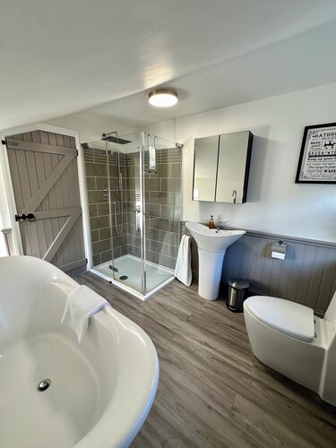 Headline:
Seaside Serenity at The Beach House – Your Cozy Escape in Mablethorpe