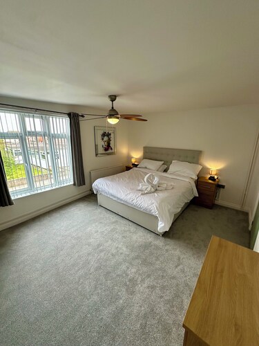 Headline:
Seaside Serenity at The Beach House – Your Cozy Escape in Mablethorpe