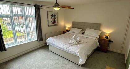 Headline:
Seaside Serenity at The Beach House – Your Cozy Escape in Mablethorpe