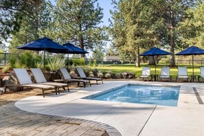 Pool - Mountain Modern Condo + Resort Amenities & Patio (Bend)