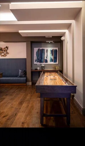 Games room - Cozy Downtown Houston Skyline Luxury Gem (Houston)