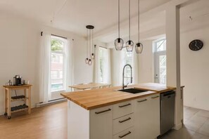 Private kitchen - Apartment in downtown Quebec City (Parking) A (Québec)