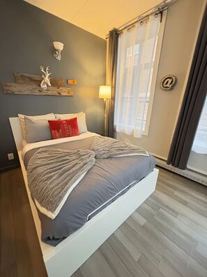 Iron/ironing board, WiFi, bed sheets - Urban loft | Rue Saint-Joseph (Québec)
