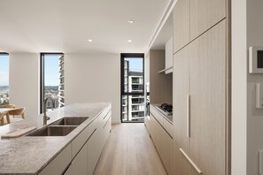 Huoneisto, parveke, rantanäköala | Yksityinen keittiö