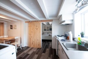 Private kitchen - 1740 Le Cocon Limoilou Enfant-Jésus Hospital (Québec)