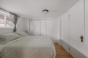 Iron/ironing board, WiFi, bed sheets - Comfort & Practicality, 1 CH, Limoilou, Enfant-Jésus (Québec)