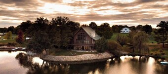Beautiful, timber frame, lake house with an amazing view!
