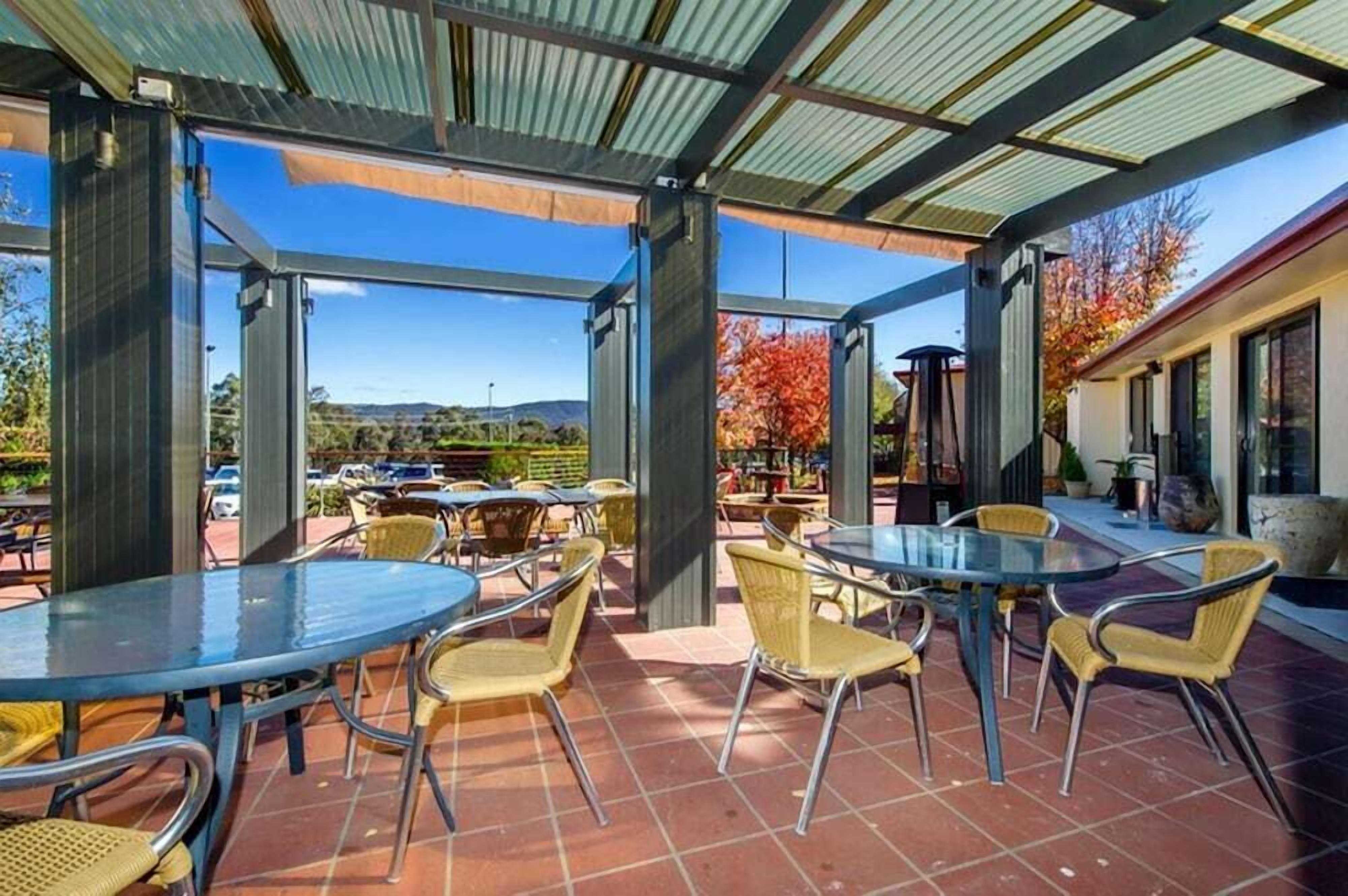 تناول الطعام بالخارج