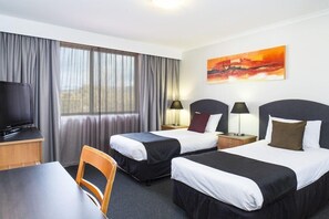 Room - Alpha Hotel Canberra (Canberra)