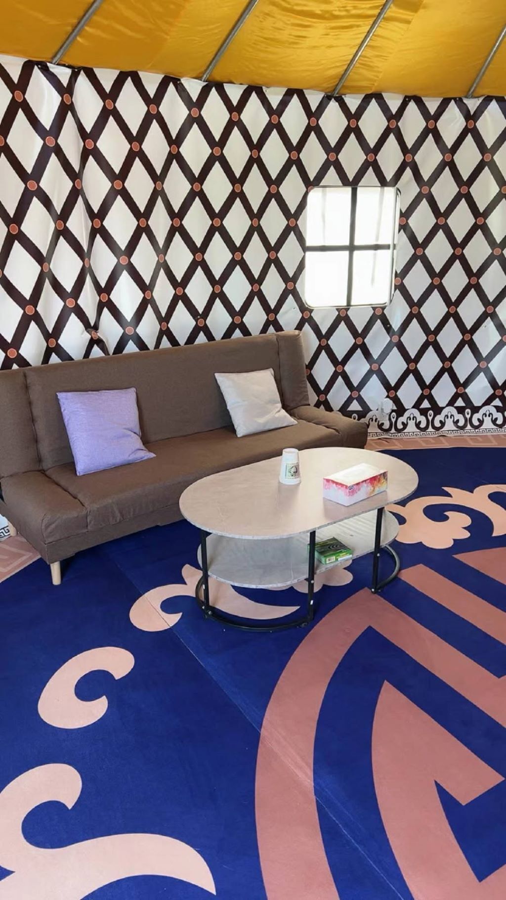 كوخ بتجهيزات أساسية | المنشأة من الداخل