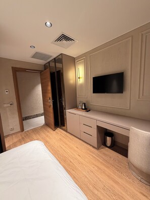 Classic Room | Minibar, desk, laptop workspace, free WiFi - CİTY İSTİKLAL (İstanbul)