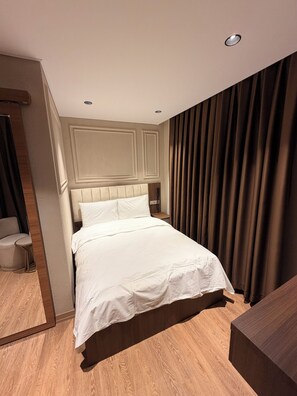 Comfort Room, Balcony, City View | Minibar, desk, laptop workspace, soundproofing - CİTY İSTİKLAL (İstanbul)