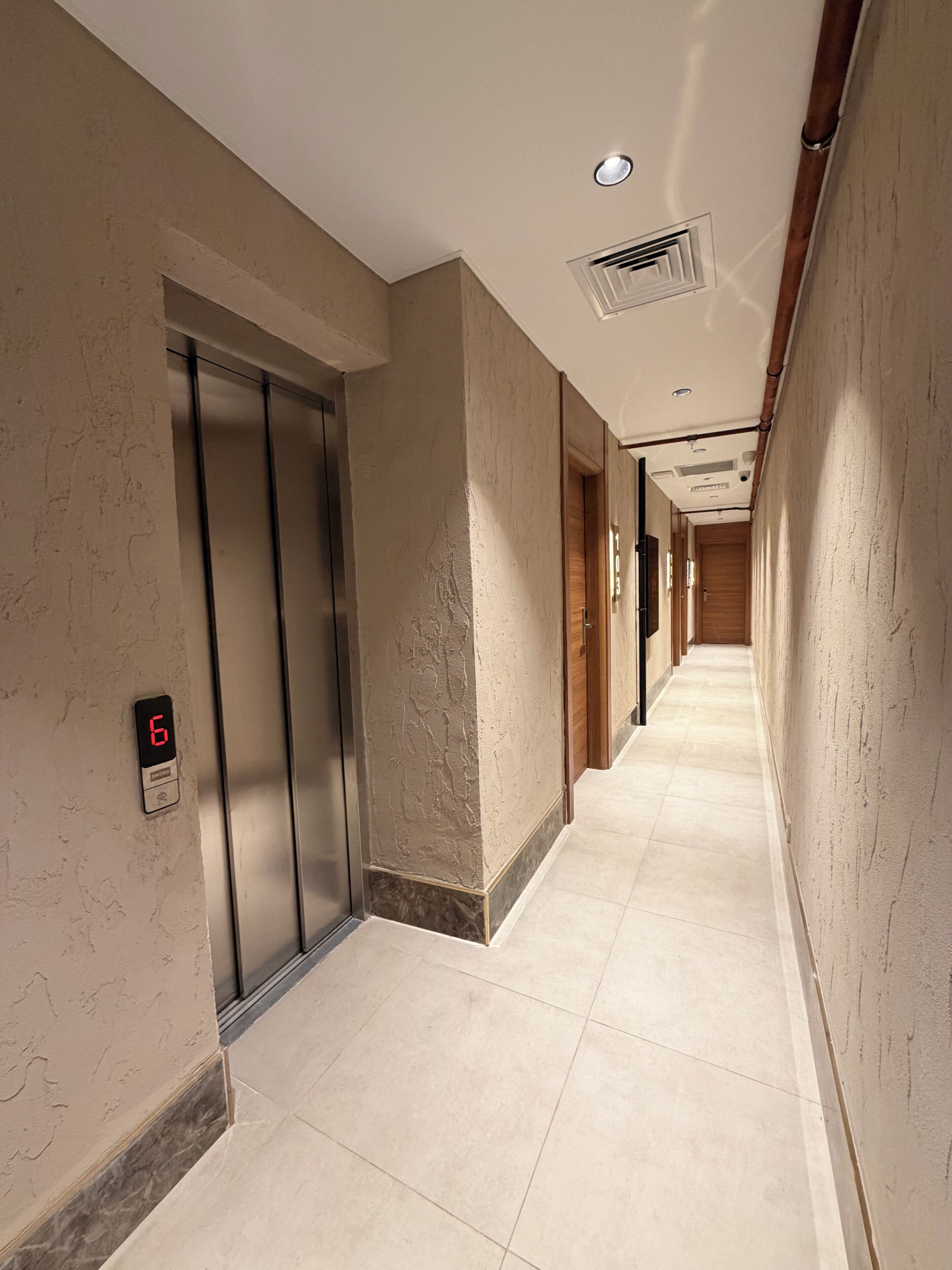 المنشأة من الداخل