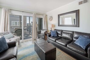 TV, offices - Beautifully Decorated Unit at Palmwood Villas, 3BR (North Myrtle Beach)