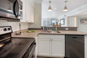 Fridge, microwave, coffee/tea maker, toaster - Beautifully Decorated Unit at Palmwood Villas, 3BR (North Myrtle Beach)