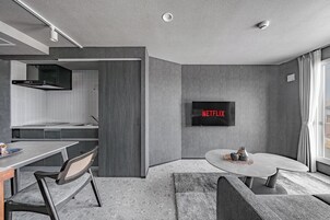 GRAN HILLS 302 | Living area