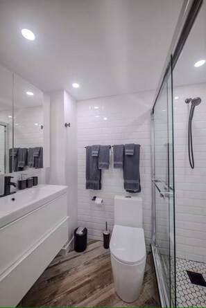Hair dryer, towels, soap - Zoloto Penthouse Studio (Montego Bay)