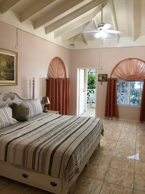 3 bedrooms, iron/ironing board, WiFi, bed sheets - Sky Castle penthouse, 3bdr (Ocho Rios)