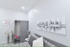 1 bedroom, iron/ironing board, WiFi, bed sheets - Vera 1 bedroom apartment (Montego Bay)