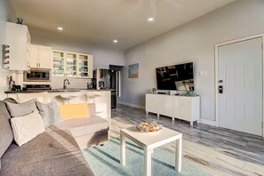 Living area - Vera 1 bedroom apartment (Montego Bay)