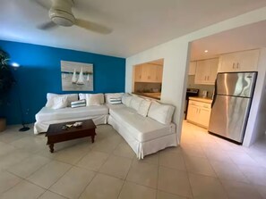 Living area - Seawind one bedroom (Montego Bay)