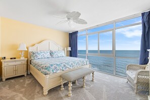 Iron/ironing board, WiFi, bed sheets - Amazing Beachfront, 2 Bedroom Condo in beautiful Myrtle Beach (Myrtle Beach)