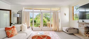 Spacious Family Home with Iconic Views