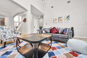 TV, fireplace, ping pong - Family retreat with game room and huge yard. (Cypress)
