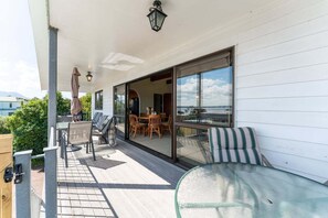 Outdoor dining - Rejoyce Holiday Home (Taupo)