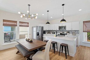 Fridge, microwave, oven, stovetop - 🌊 Modern Escape with Family-Friendly Space #60 (Panama City Beach)