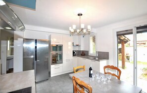 Fridge, microwave, oven, stovetop - Paisible maison proche plage (Le Boulou)