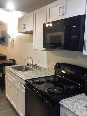 Private kitchen - Relaxing Getaway at Sandollar Resort (Fulton)