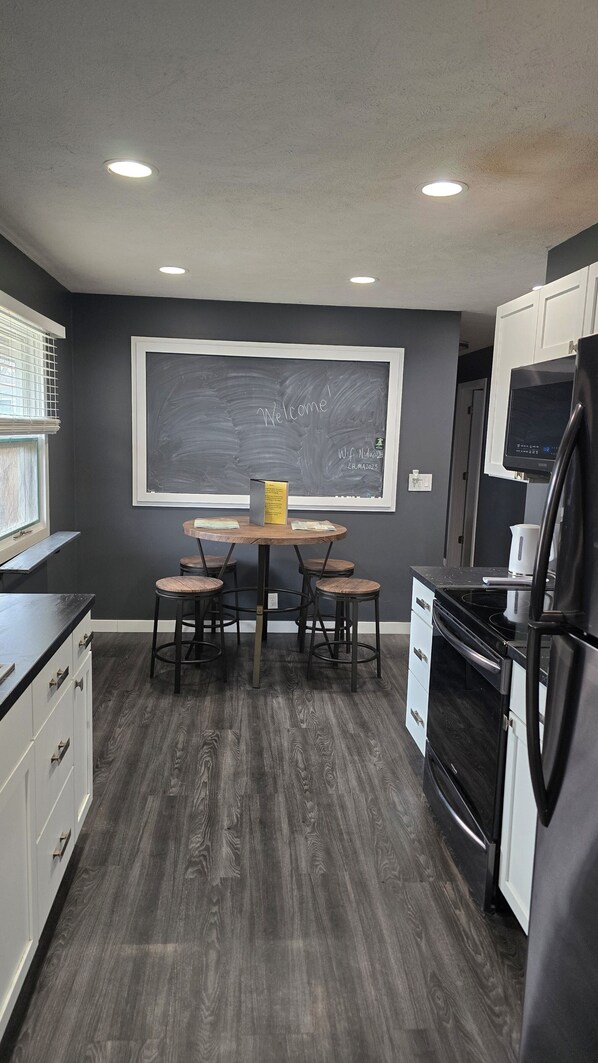 Private kitchen - Spacious comfort with relaxing back yard, convenience for events. (Lincoln)