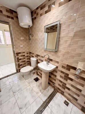 Family Quadruple Room | Bilik Mandi