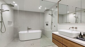 Shower, hair dryer, towels - 3BR Coastal Escape with Ocean Views, Shared Pool & Jacuzzi, 2 Car Spaces & Walk to Surf Beach (Kiama)