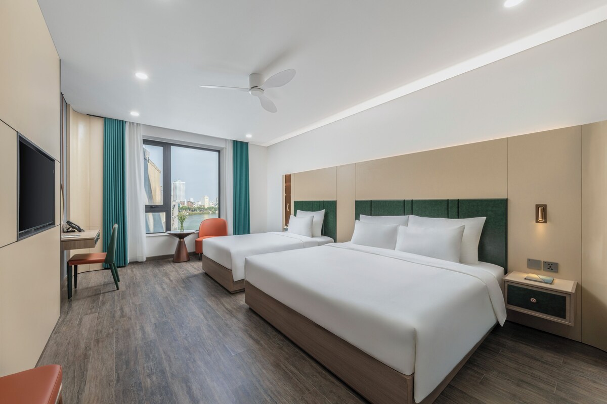 Deluxe-Dreibettzimmer, Stadtblick