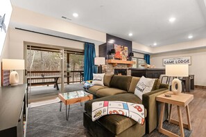 Smart TV, chimenea y videojuegos 