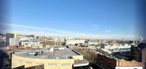 Miscellaneous - Stylish 1-Bed Flat with City Views (Bristol)