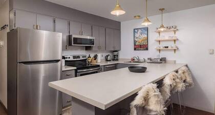 Ski-In Studio | Queen Murphy Bed | Walk to Lift