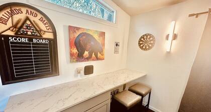 House in the Trees Suite for 2 - Pool Table - Hot Tub