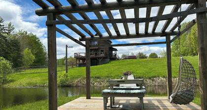 Cozy log home on 4 FULLY-FENCED acres with pond—perfect peaceful getaway 🐾