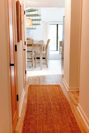 Interior - 5 minutes to Cherry Grove! Stay in style and comfort at the beach! (Little River)