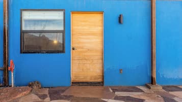 Habitación clásica, patio, vista al patio | Detalle exterior