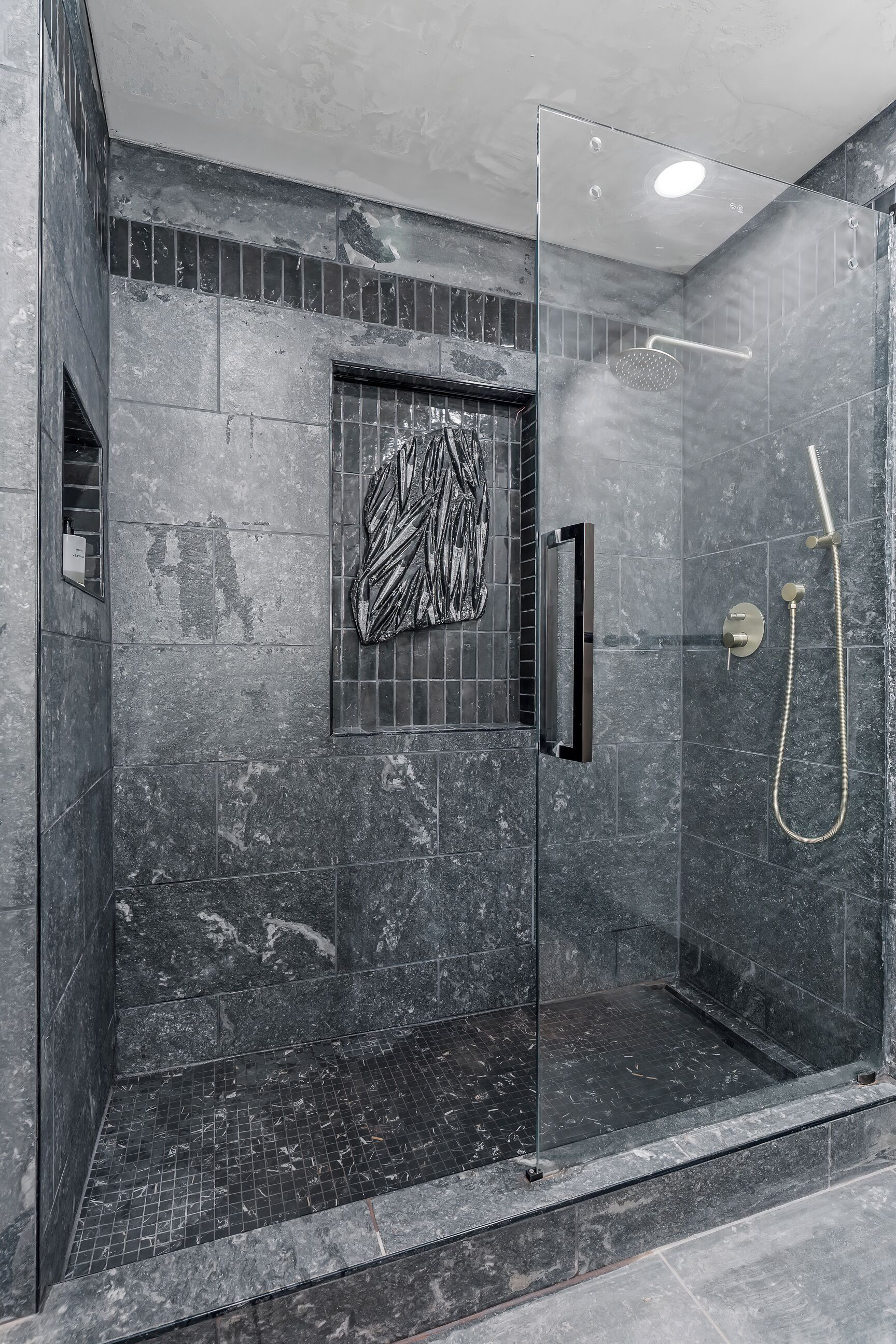 Classic Room, Patio, Courtyard View | Bathroom | Shower, towels, soap, shampoo