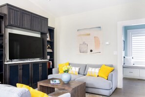 Living area - Blue Ivey 30A Close to the Beach (Santa Rosa Beach)