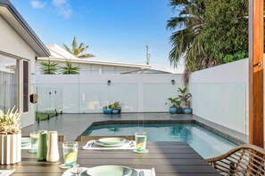 Pool - Coastal Noir Retreat - Pool, PF & Walk to Beach (Mooloolaba Region)