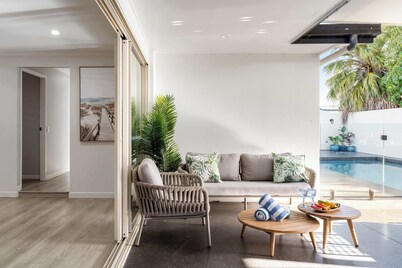 Coastal Noir Retreat - Pool, PF & Walk to Beach