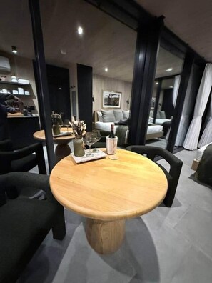 Dining - Luxury Mirror Cabin with Lake View - Nature (Mountainburg)