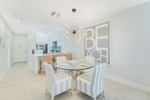 Dining - Casa Caribe #23 - 3 Bed, 2 Bath - Oceanfront, Third Floor (Seven Mile Beach)