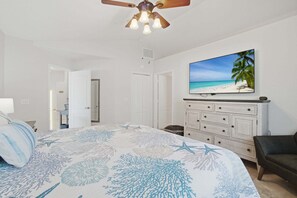 3 bedrooms, desk, iron/ironing board, free WiFi - Family Beach Retreat | Heated Pool | Sleeps 8 | Near Beach (Bonita Springs)